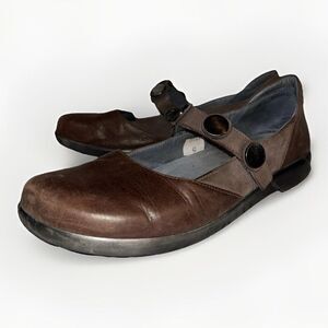 Naot Leather‎ Mary Jane Medallion Strap Shoes Womens EU 40 US 9.5-10 Brown